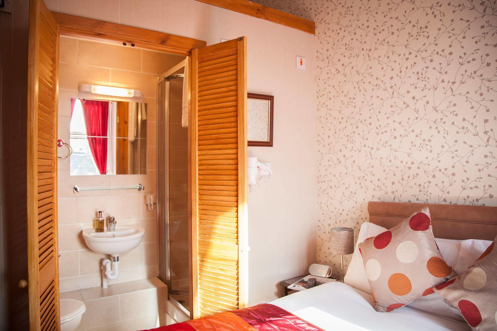 אדינבורו Alba Hills Guest House מראה חיצוני תמונה